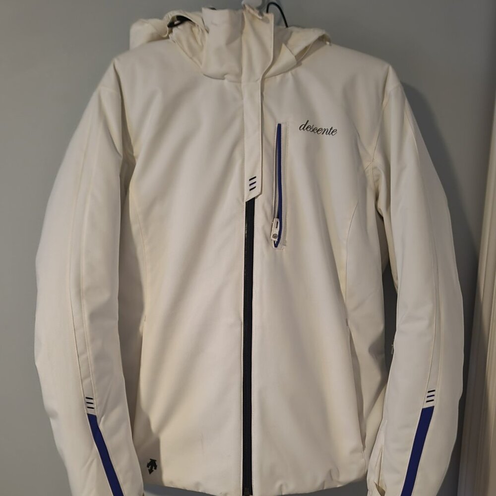 Descente Womens White Ski Jacket with removable hood